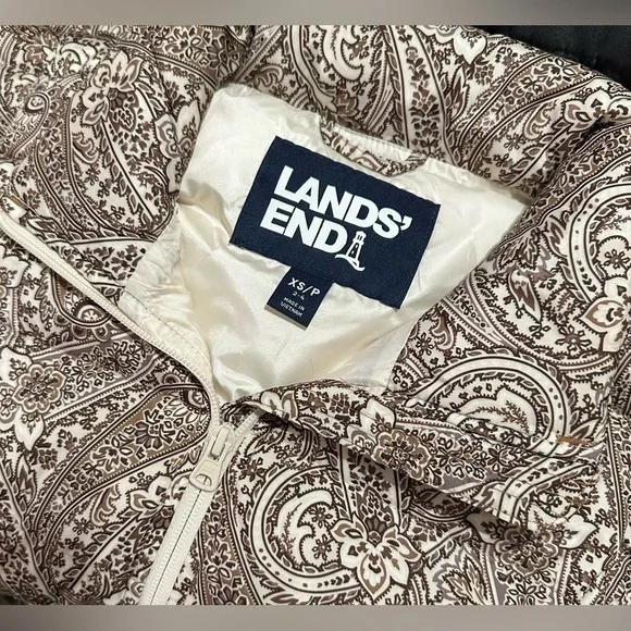 Lands’ End Paisley Quilted Puffer Vest XS | NWOT Zip Front Layering - Picture 8 of 8